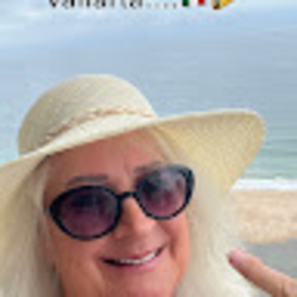 Meet your Posher, Kristine - Picture 1 of 1